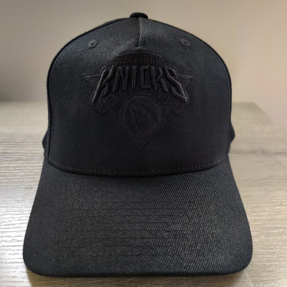 Mitchell & Ness New York Knicks Snapback Hat Cap